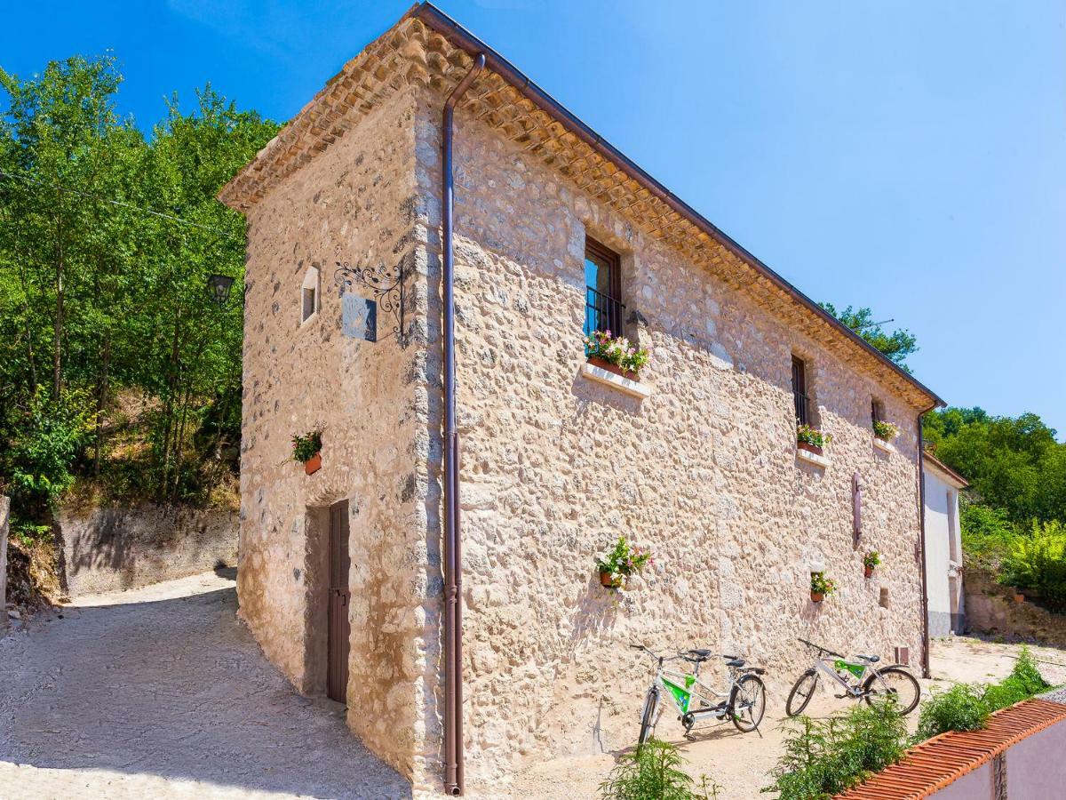 La Casa Sul Lago Posta Fibreno Eksteriør billede